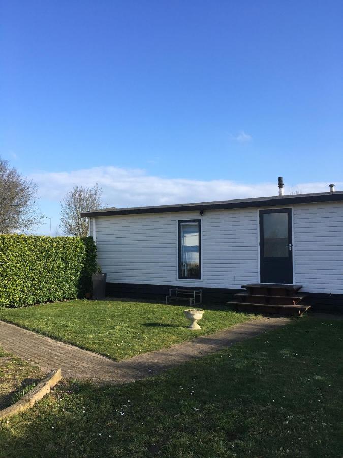Ruime Chalet Midden In De Natuur In Lith Exterior foto